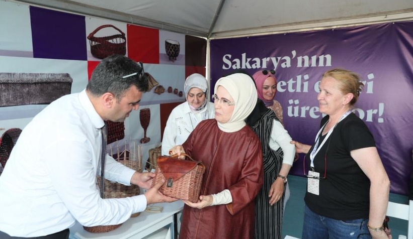 emine-erdogan-dan-buyuksehir-standini-ziyaretmfdvvwfcsy