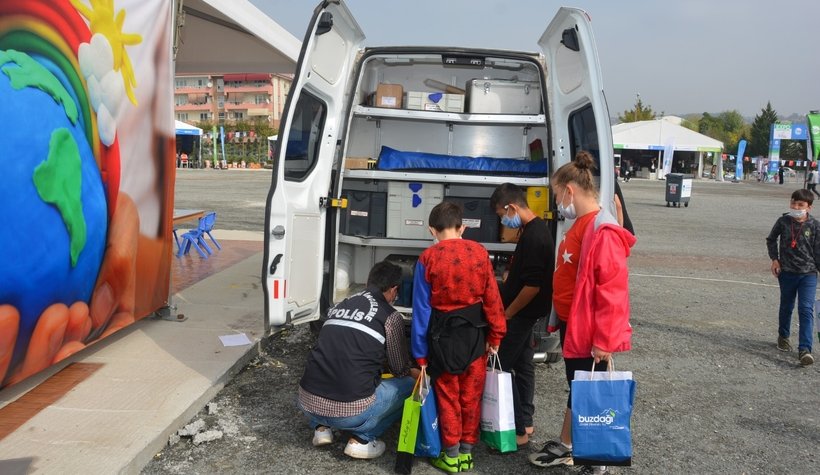  Emniyet Müdürlüğü standı büyük ilgi gördü