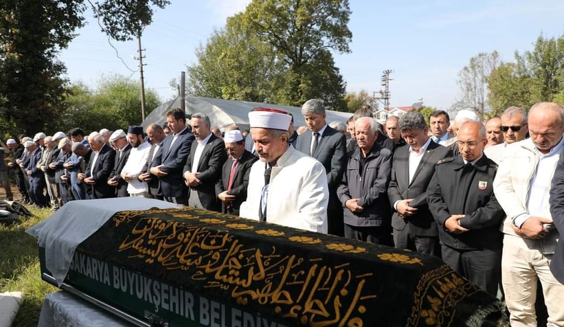 Emniyet Müdürü Yaman Ağırlar'ın annesi toprağa verildi