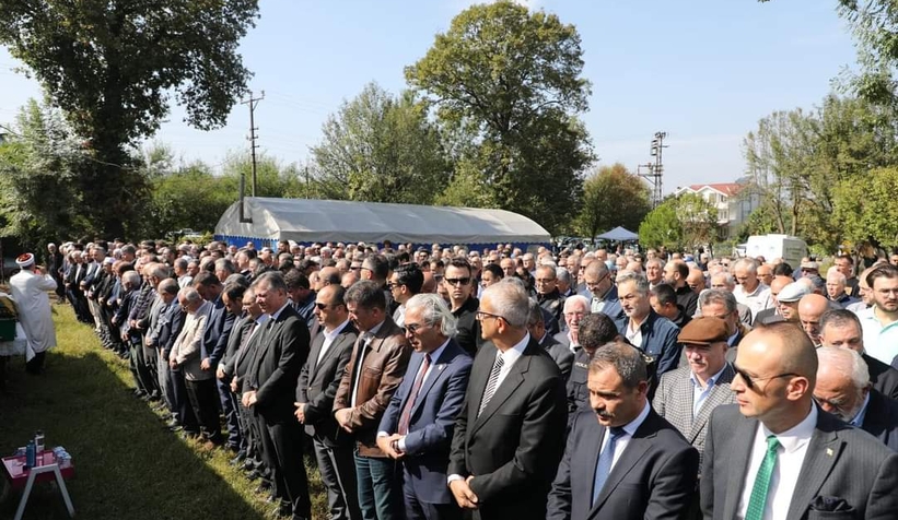 Emniyet Müdürü Yaman Ağırlar'ın annesi toprağa verildi