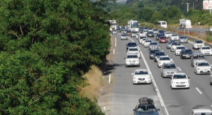 emniyet-seridini-kullananlar-polis-dronuna-takildilardwn6dwpxbv