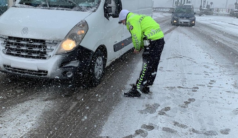 Emniyetten kış lastiği denetimi