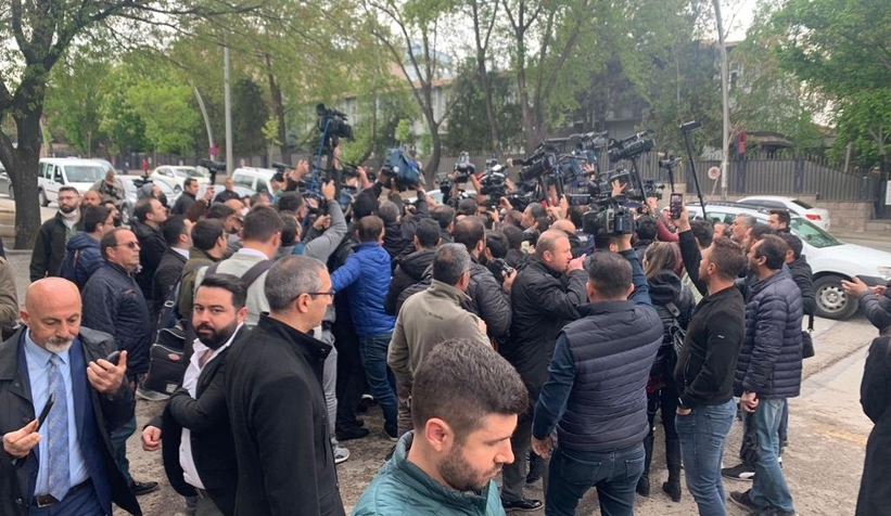 Engellenen Özdağ'dan sert açıklama: İkimizden biri ölene kadar