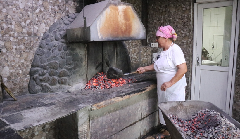 enkazdan-yaptigi-firinda-24-yildir-ekmek-yapiyorvefkn0cvt3