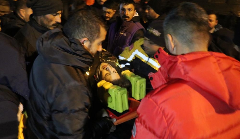 Enkazlardan umutlandıran haberler geliyor