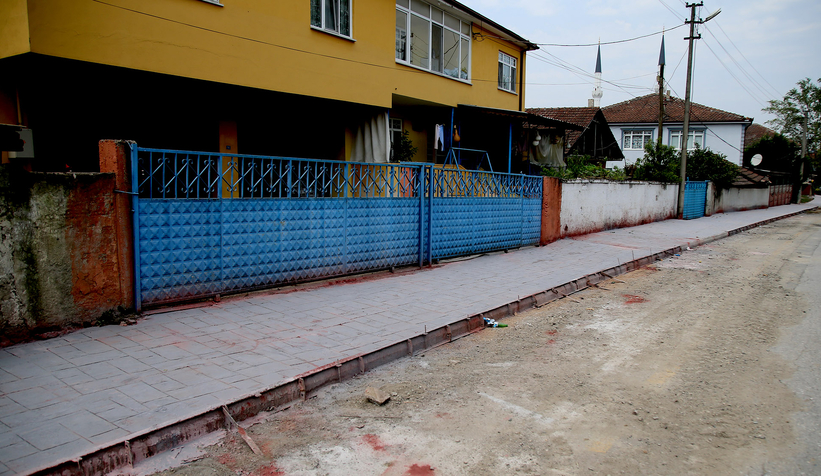 Erenler Çaybaşı’na geniş kaldırımlar