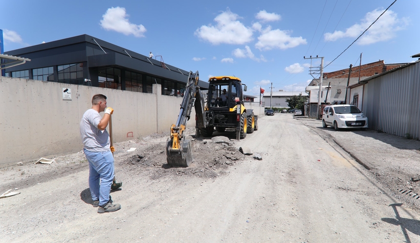 Erenler'de asfalt çalışmaları sürüyor