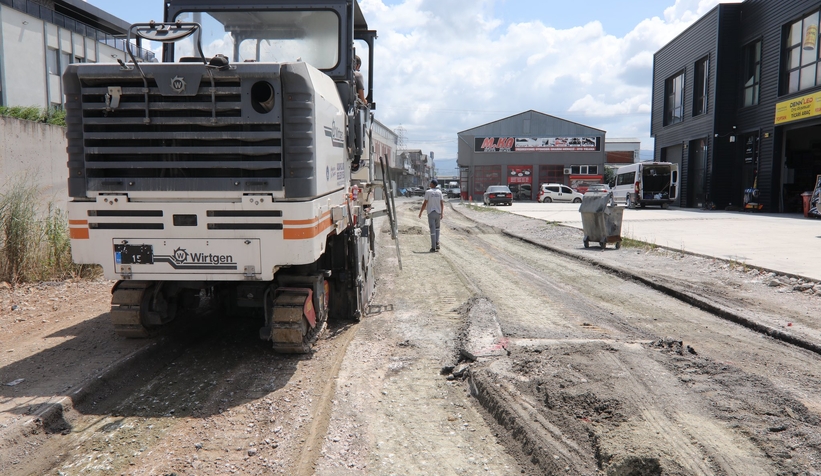 Erenler'de asfalt çalışmaları sürüyor