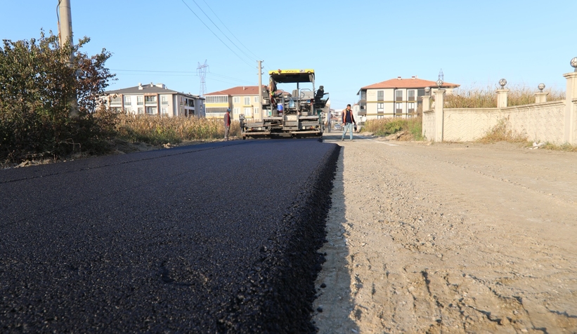 Erenler'de asfalt çalışmaları tam gaz