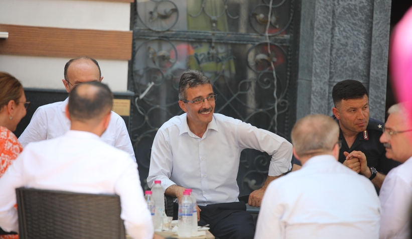 Erenler'de aşure ikramı