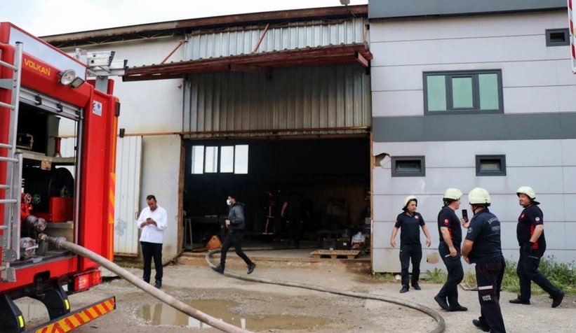 Erenler'de fabrika yangını