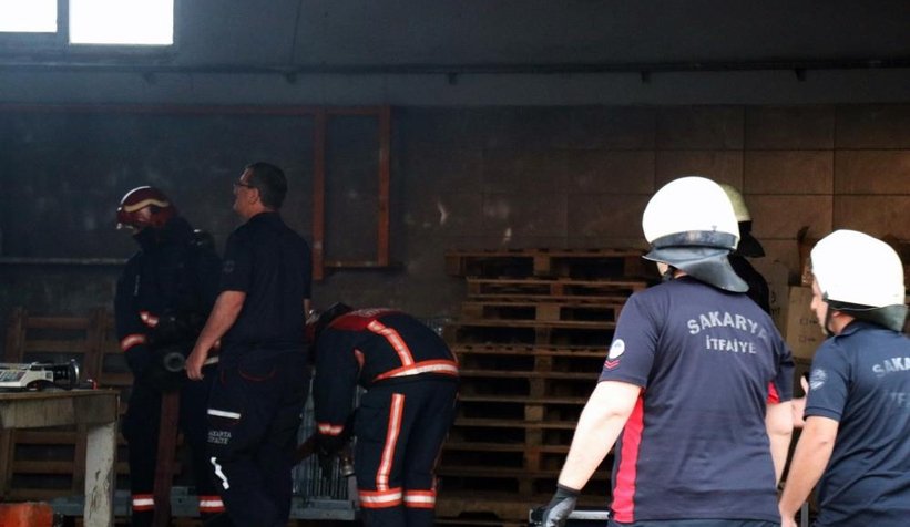 Erenler'de fabrika yangını