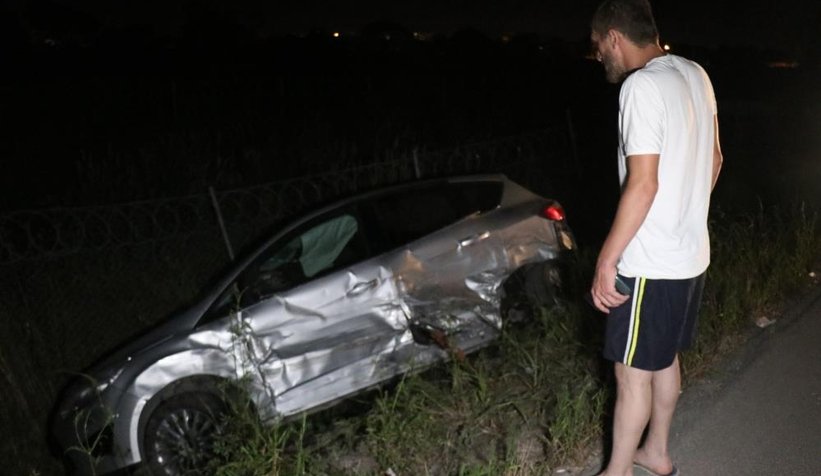 Erenler'de iki otomobil çarpıştı: 3 yaralı