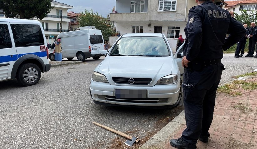 Erenler'de trafikte baltalı dehşet