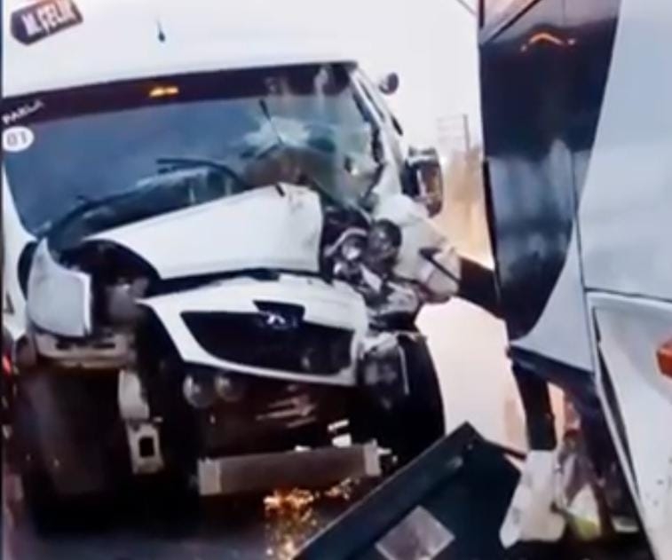 erenlerde-isci-servisleri-kafa-kafaya-carpisti-11-yaralidssxqxlcsv