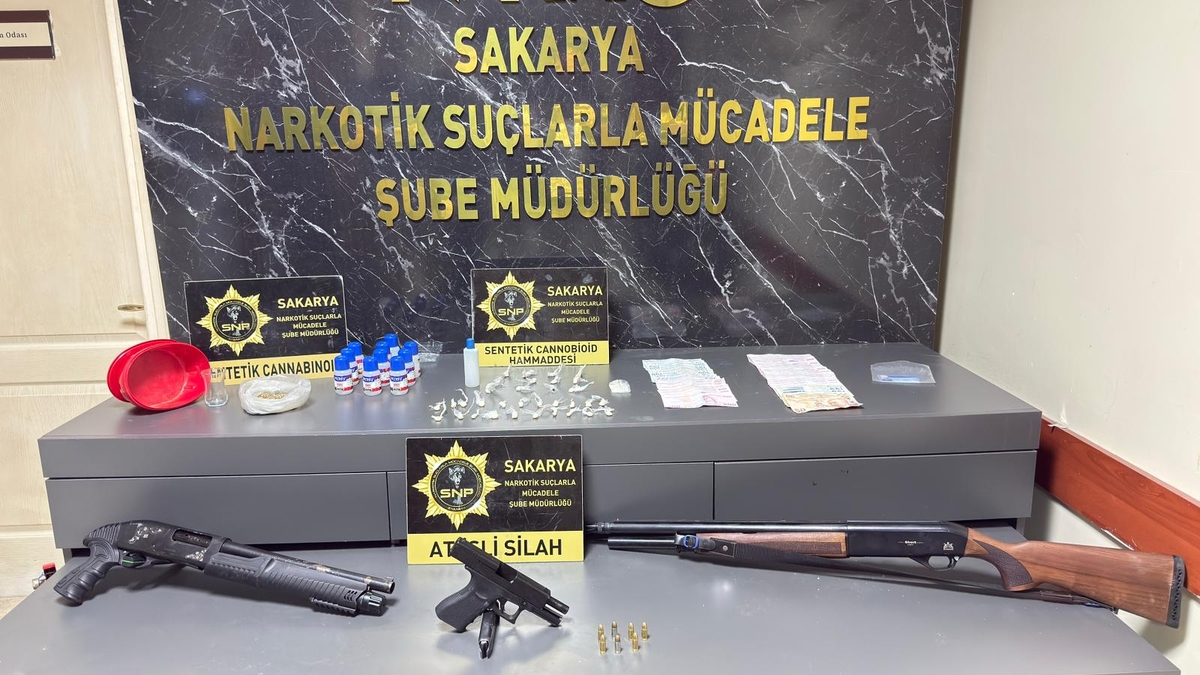 Erenler’de Uyuşturucu Operasyonu: Bonzai Hammaddesi ve Silahlar Ele Geçirildi