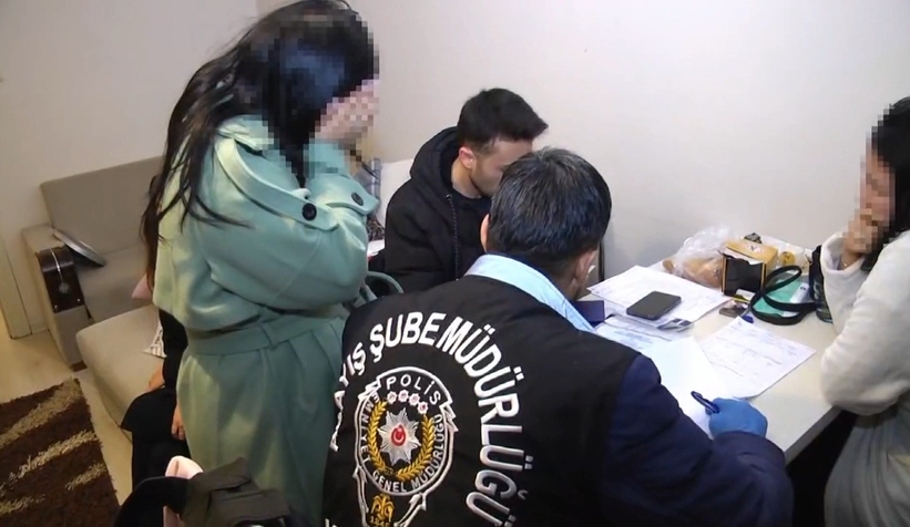 Eş zamanlı fuhuş operasyonu: 12 kadın kurtarıldı