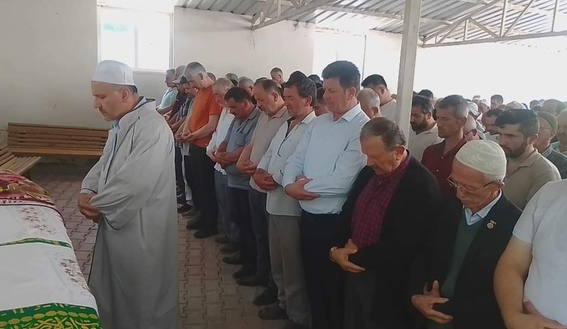 esi-agactan-dusunce-kalp-krizi-gecirmisti-topraga-verildiwldobnk1dh