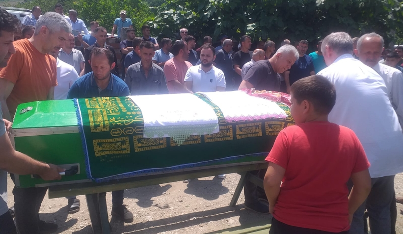 esi-agactan-dusunce-kalp-krizi-gecirmisti-topraga-verildiwldobnk1dh