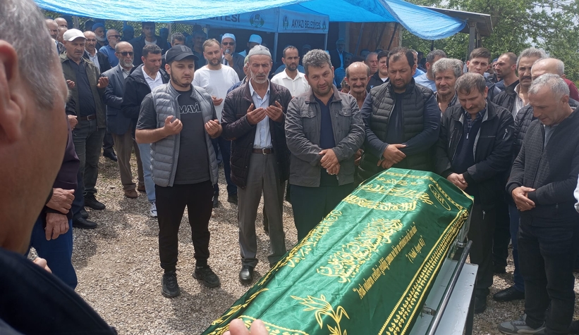 esi-ile-kaza-yapan-surucu-topraga-verildidxn5cdzlbe