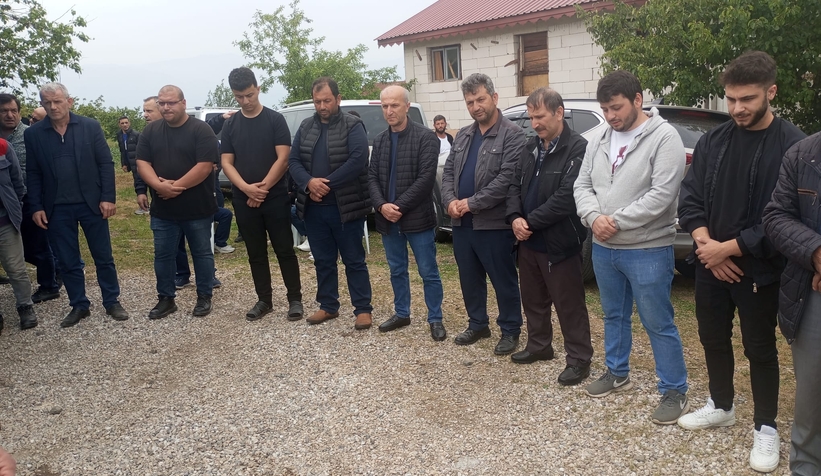 esi-ile-kaza-yapan-surucu-topraga-verildidxn5cdzlbe