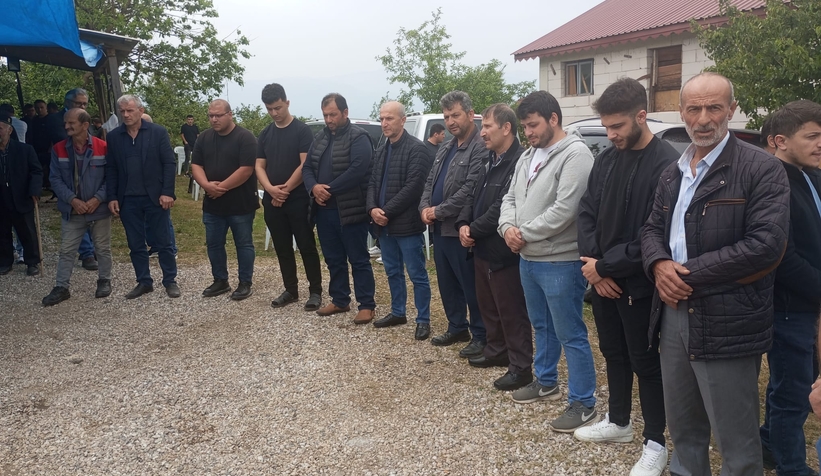 esi-ile-kaza-yapan-surucu-topraga-verildidxn5cdzlbe
