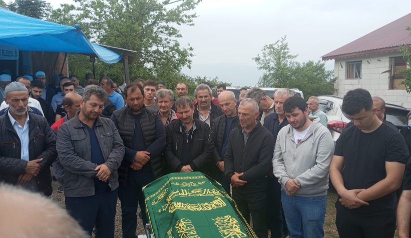 esi-ile-kaza-yapan-surucu-topraga-verildidxn5cdzlbe