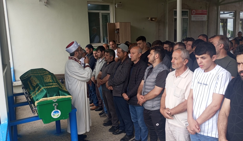 esi-ile-kaza-yapan-surucu-topraga-verildidxn5cdzlbe