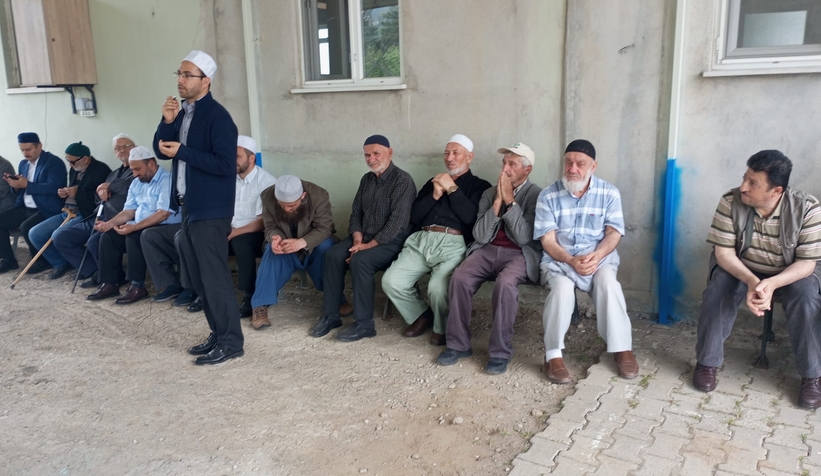esi-ile-kaza-yapan-surucu-topraga-verildidxn5cdzlbe