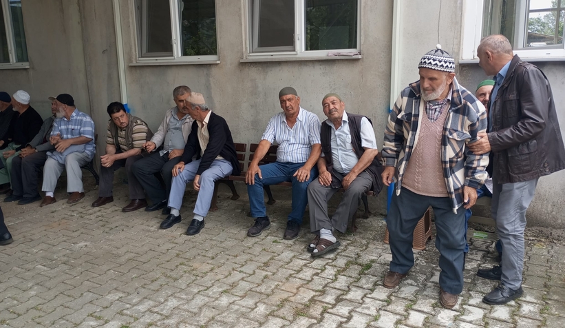 esi-ile-kaza-yapan-surucu-topraga-verildidxn5cdzlbe