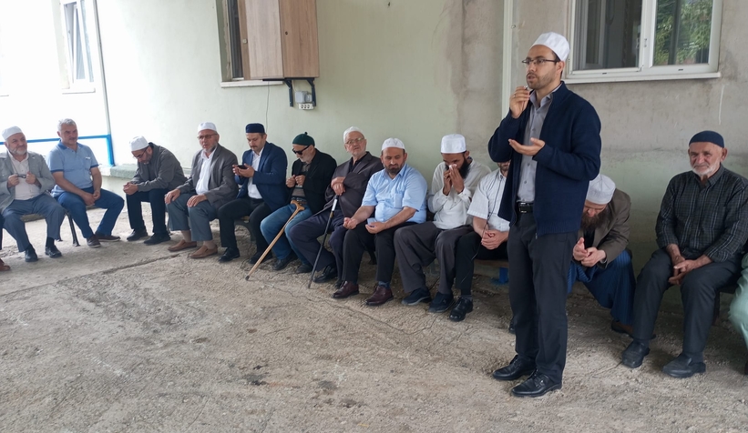 esi-ile-kaza-yapan-surucu-topraga-verildidxn5cdzlbe