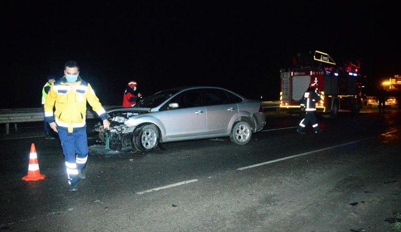 Eşi otomobilde sıkışan sürücü şoka girdi