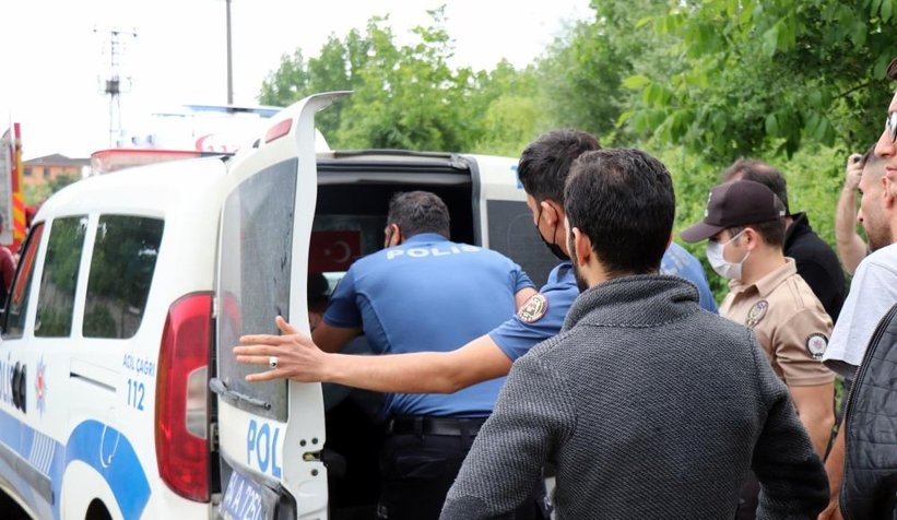 Eşine kızdı, evi ateşe verdi