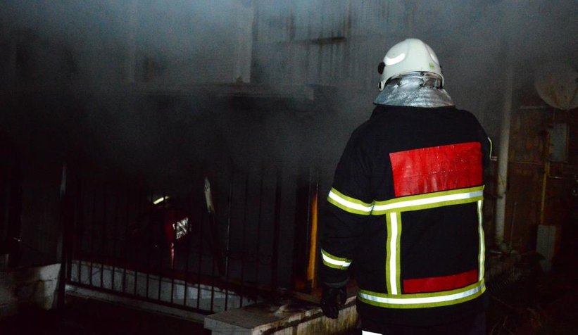 Eşine kızdı evi yaktı