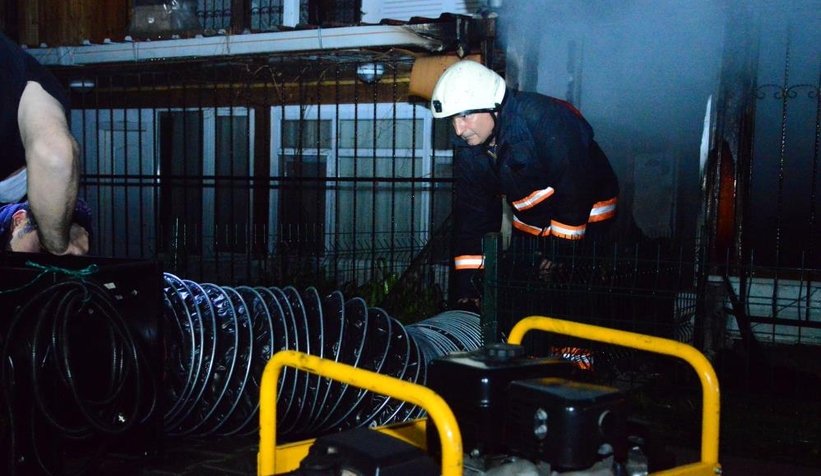 Eşine kızdı evi yaktı