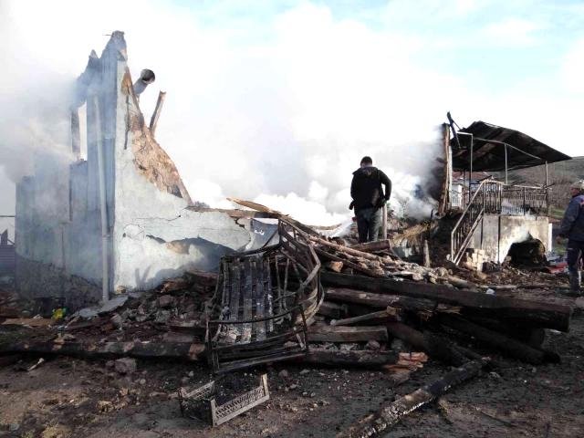 Eşini alevlerden kurtardı kendi yanarak can verdi