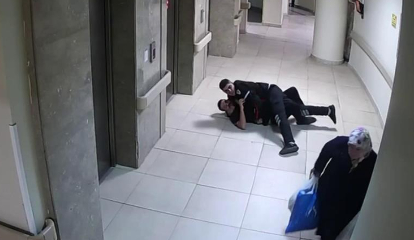 esini-vurmustu-hastanede-dehset-kameradadkxyzhjgdw