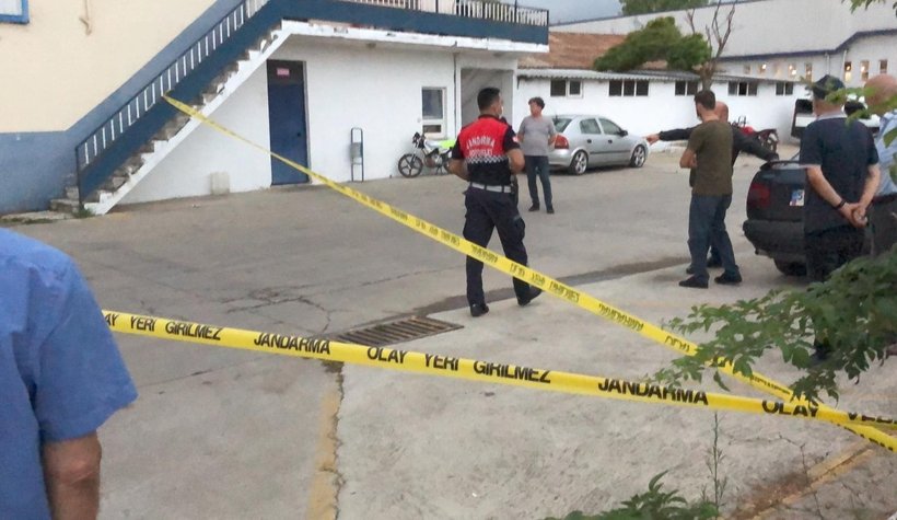 Eski eşini iş çıkışında vurdu