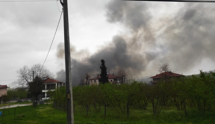 Eski tavuk çiftliğinde yangın paniği