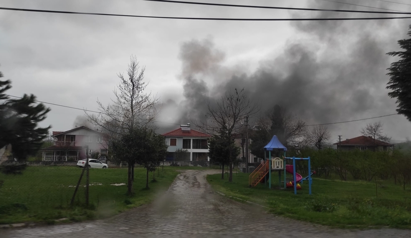 Eski tavuk çiftliğinde yangın paniği