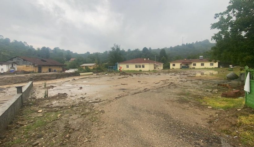 esmahanim-koyunu-yine-sel-vurduv25dcknerh