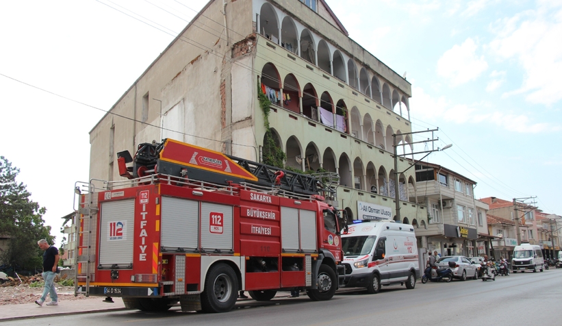Esrarengız olay; Kayıp kadın ihbarına giden ekipler çöp evle karşılaştı