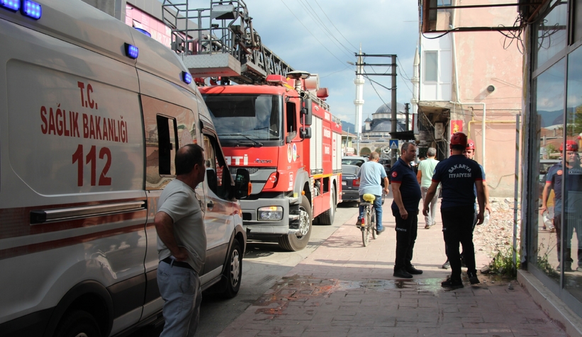 Esrarengız olay; Kayıp kadın ihbarına giden ekipler çöp evle karşılaştı