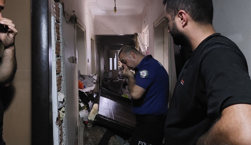Esrarengız olay; Kayıp kadın ihbarına giden ekipler çöp evle karşılaştı