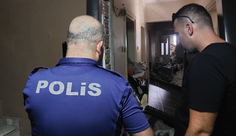 Esrarengız olay; Kayıp kadın ihbarına giden ekipler çöp evle karşılaştı