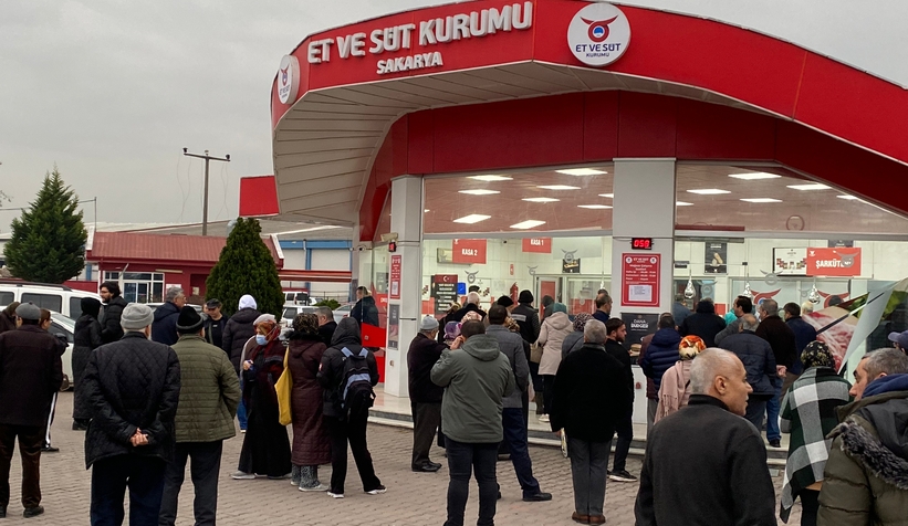et-ve-sut-kurumu-nda-ucuz-et-kuyruguqljtowlmou