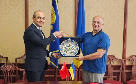 etd-sakarya-dan-ukraynaya-onemli-ziyarettnqyddvlwm