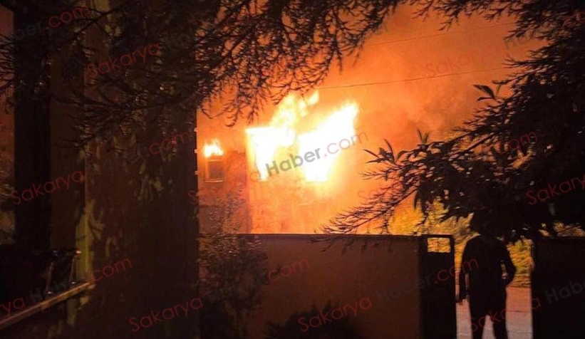 Ev alevlere teslim oldu