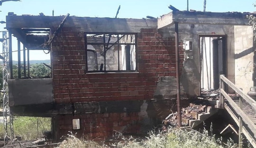 Ev alevlere teslim oldu