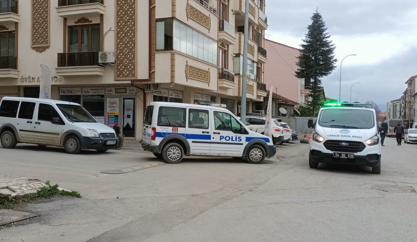 Evde arkadaşı tarafından ölü bulundu